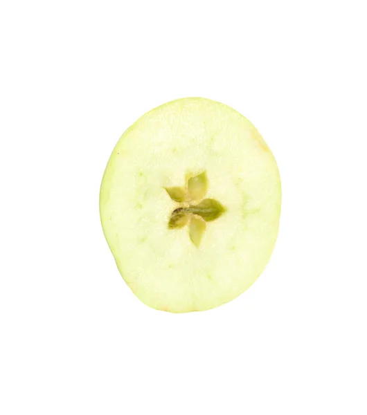 Čerstvé zelené jablko nakrájíme na plátky. izolované na bílém pozadí — Stock fotografie