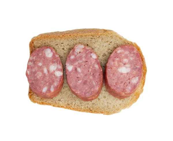 Brood met salami geïsoleerd op witte achtergrond — Stockfoto