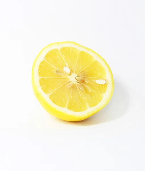 在白色背景上的柠檬 — 图库照片