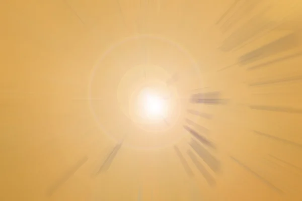 Kopya için oda ile birlikte sarı bir arka plan üzerinde sıcak yaz güneş — Stok fotoğraf