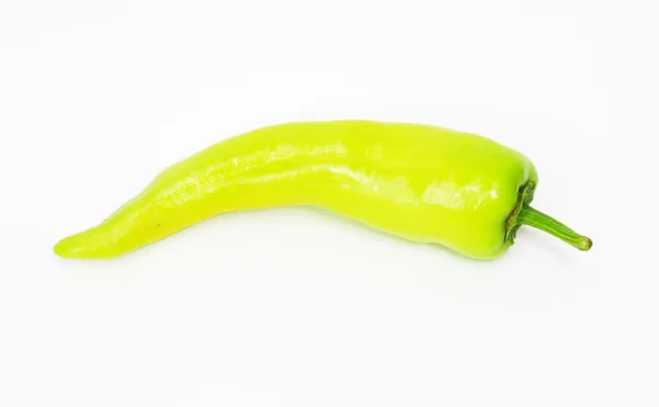 Зелений перець пастили перець ізольований на білому — стокове фото