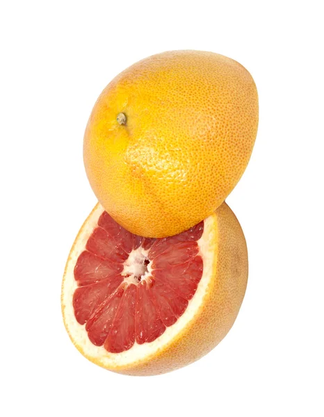 Две половины грейпфрута изолированы на белом фоне — стоковое фото