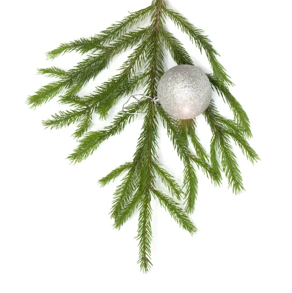 Xmas fa labdát lóg, egy karácsonyi fa ága, elszigetelt — Stock Fotó
