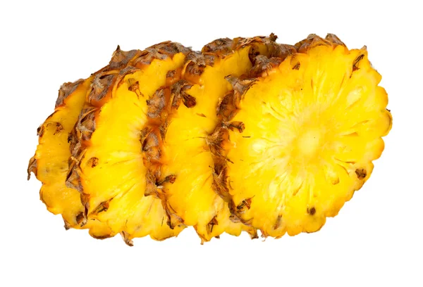 Beyaz arka plan üzerinde izole taze dilim ananas — Stok fotoğraf