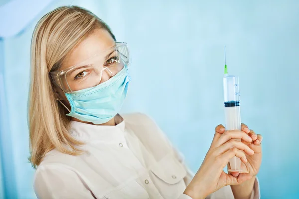 Young female medical doctor in hospital — Stock Photo, Image