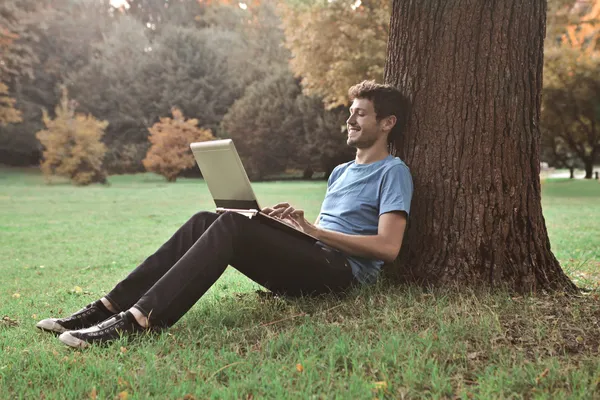 WiFi in the park — Stock Photo, Image