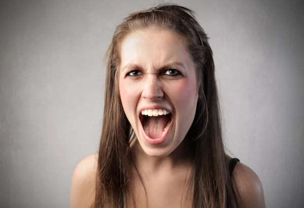 Разгневанная женщина — стоковое фото