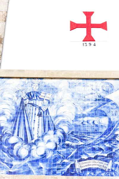 Çini (azulejos), porto, Portekiz海の岸壁に係留の錆びたスチール リング — Stok fotoğraf