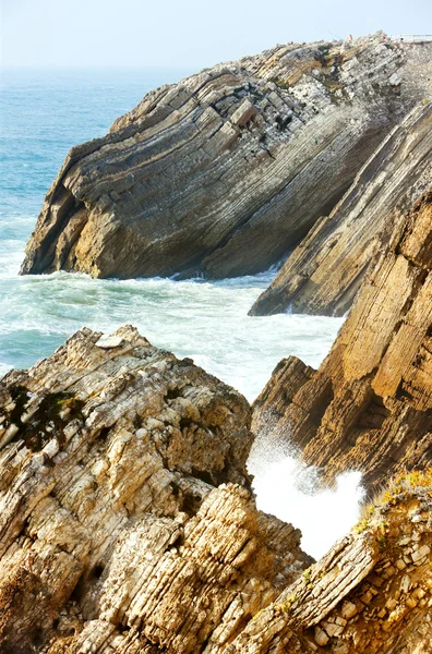 Kliffen op sao pedro de moel, estremadura, portugal — Stockfoto