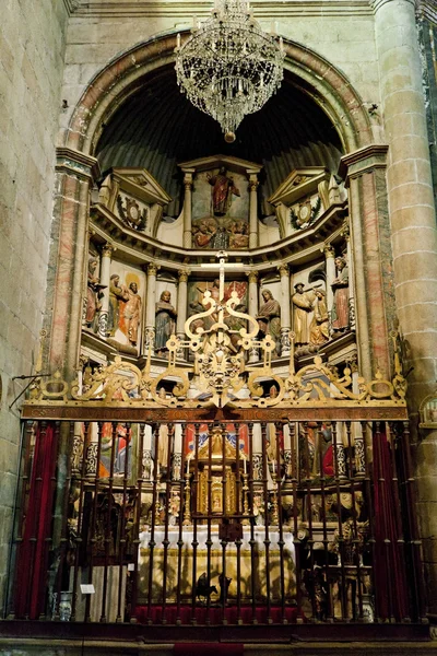 Wnętrze kościoła w torre de moncorvo, tras-os-montes, spokojne — Zdjęcie stockowe