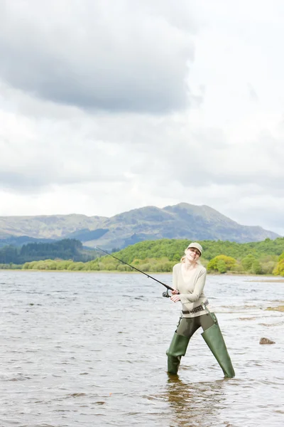 Balık kadını, loch venachar, trossachs, İskoçya — Stok fotoğraf