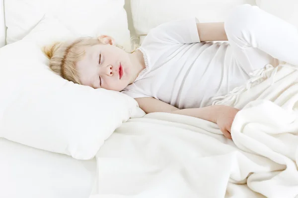 Uyuyan küçük kız — Stok fotoğraf