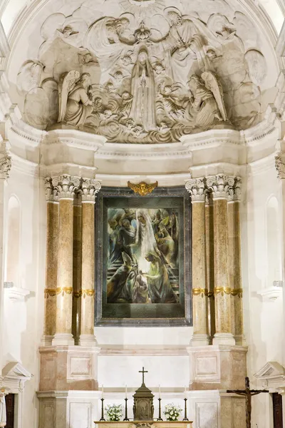 Interior do Santuário de Nossa Senhora de Fátima, Fátima, Estremadura — Fotografia de Stock