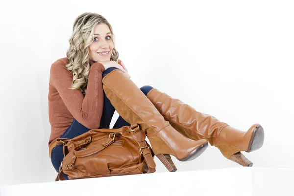 Kvinna med en handväska — Stockfoto