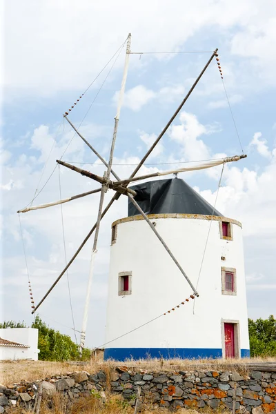 Větrný mlýn, Portugalsko — Stock fotografie