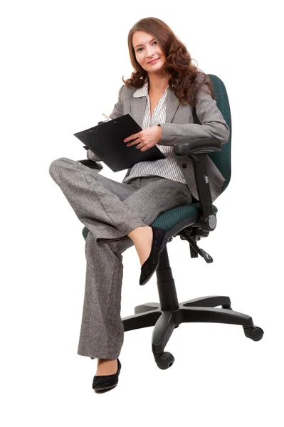 Ung affärskvinna siiting på kontorsstol — Stockfoto