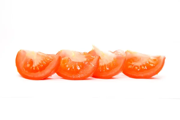 番茄切片，在白色的小叶 — 图库照片