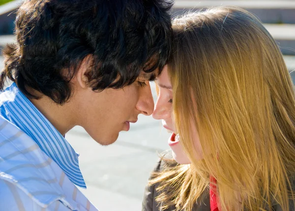 Happy teen couple — Stock Photo, Image