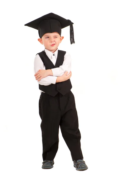 Liten pojke klädd ungkarl cap — Stockfoto