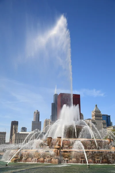 Chicago skyline och buckingham fountain — Stockfoto