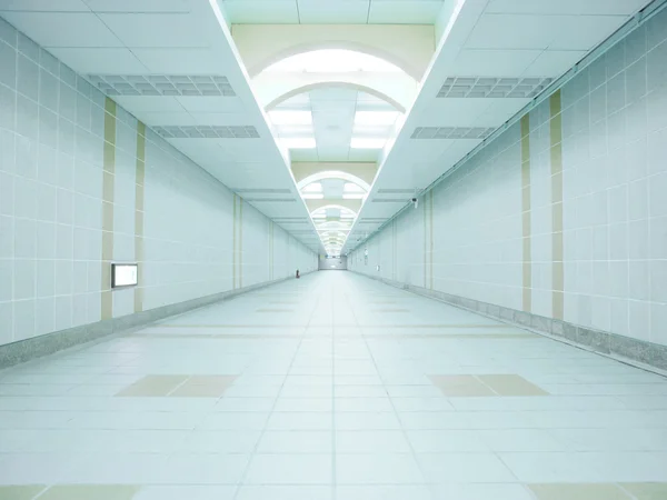 Долгий коридор — стоковое фото