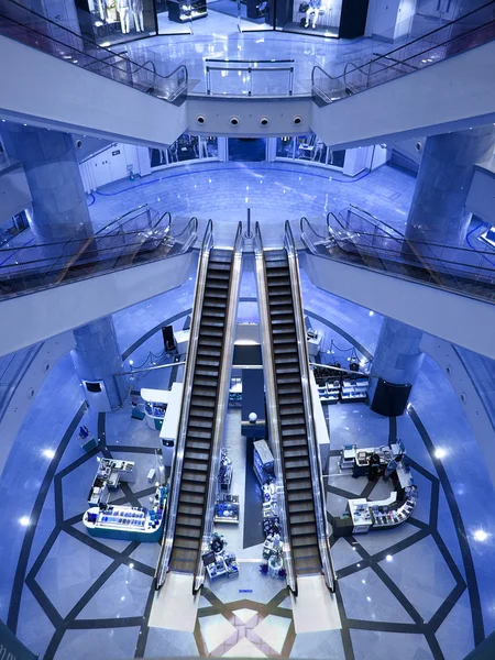 Hermosa escalera mecánica —  Fotos de Stock