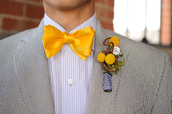 Seersucker Suit with yellow bow tie — стоковое фото