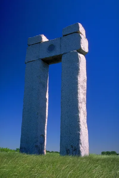 Кам'яний пам'ятник — стокове фото