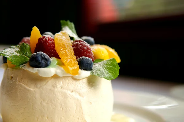 Fruit tart merangue — Zdjęcie stockowe