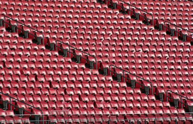 Kırmızı stadyum koltukları