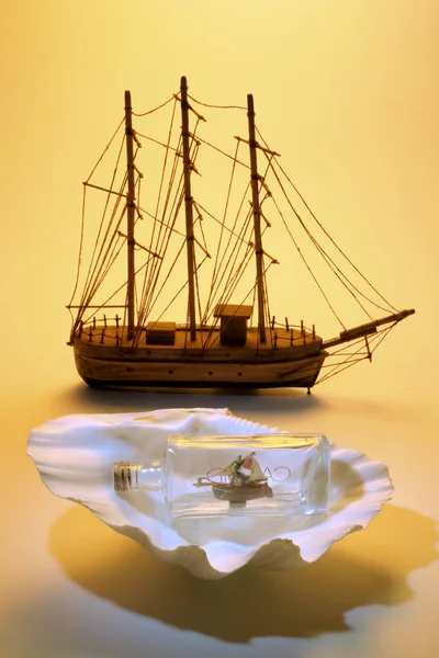 Миниатюрные корабли — стоковое фото