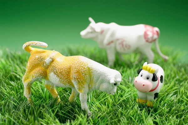 Miniaturowe figurki krowa — Zdjęcie stockowe