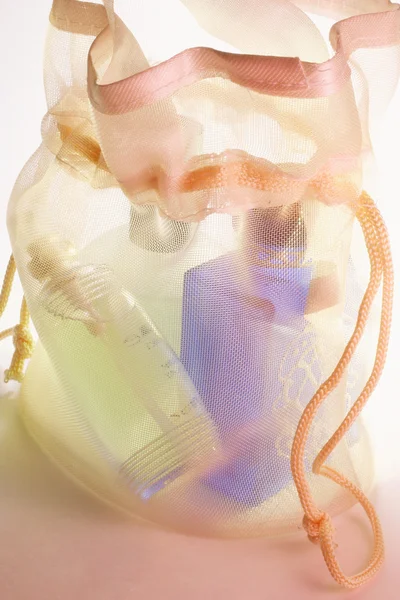 Frascos de perfume em Sachet — Fotografia de Stock