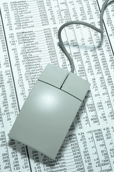 Computer Mouse on Stock Page — Stock Photo, Image