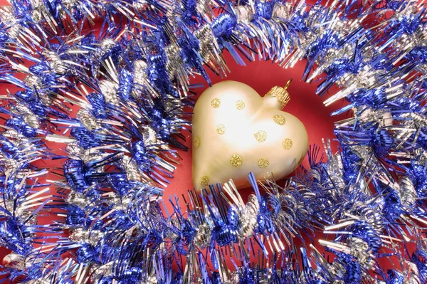Adorno de corazón de Navidad con hojalata — Foto de Stock