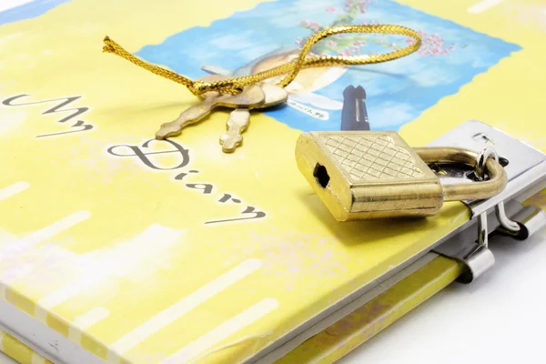 Diary with Lock and Keys — Stock Photo, Image