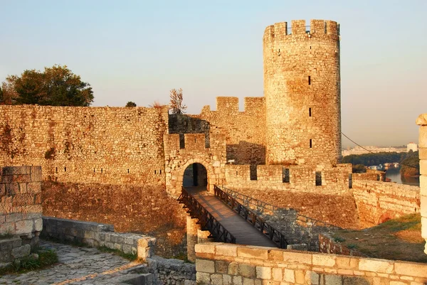 Belgradin linnoituksen portti — kuvapankkivalokuva