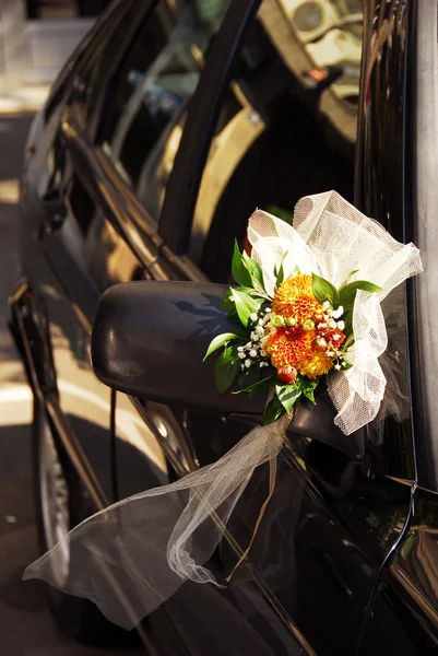 stock image Wedding decoration on car