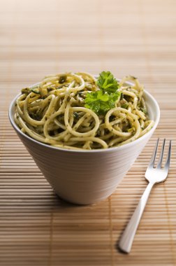 Pesto ile makarna