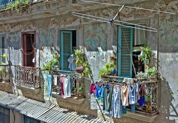 Budynku w starej Hawanie, na Kubie — Zdjęcie stockowe
