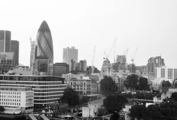 Чорно-білий Лондонський міський пейзаж — стокове фото