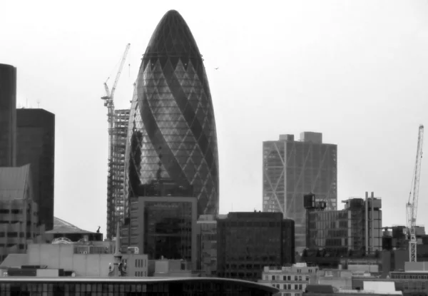 Paysage urbain de Londres noir et blanc — Photo