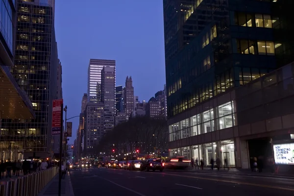 Road next to Bryant park at night — Stock Photo, Image
