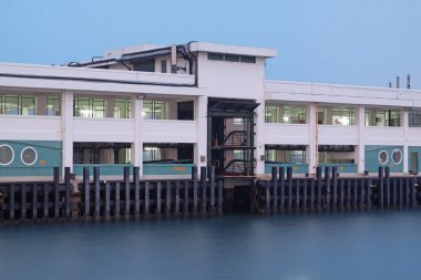 Feribot İskelesi uzak Island, hong kong için