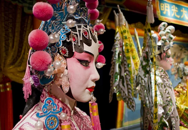 Manequim de ópera chinesa, é um brinquedo, homem não real — Fotografia de Stock