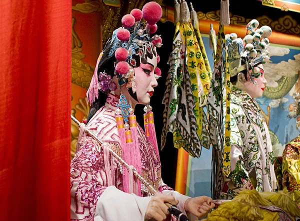 중국 오페라 더미, 그것은 장난감, 진짜 남자 — 스톡 사진