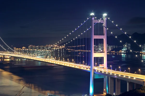 Puente de la autopista de tráfico por la noche — Foto de Stock
