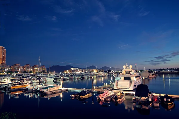 Visa gyllene kust i hongkong på natten — Stockfoto