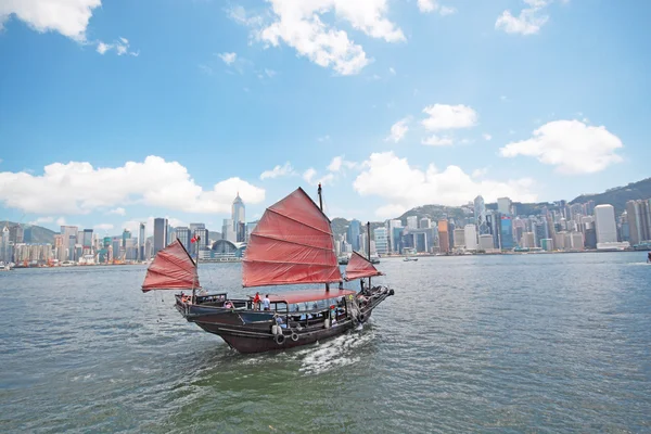 中国帆船船在香港维多利亚港湾 — 图库照片
