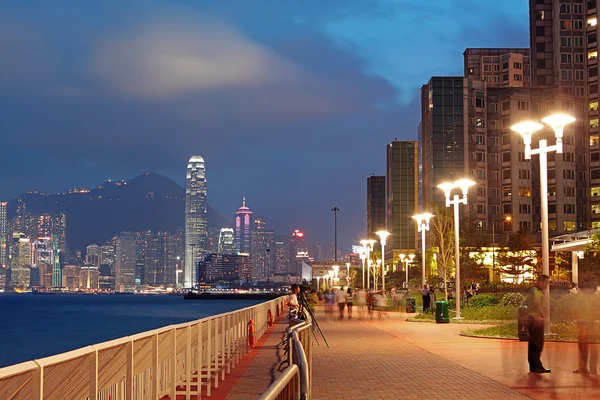 Sunset in hongkong Waterfront Promenade — Stock Photo, Image